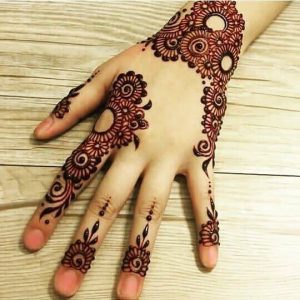 Stylish bail mehndi design