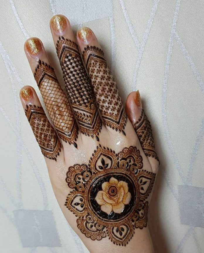 Round Mehndi Designs for hands You Should Definitely Try In 2020