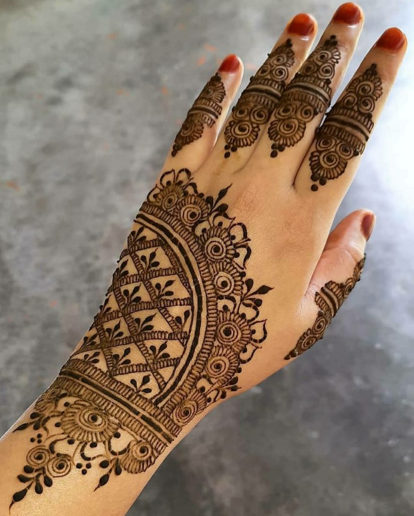 Best Engagement Mehndi Designs 😍😍 for Birdes | Images in 2020