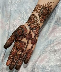 Best Mehndi Designs for College girls 17+Images | weddingbels