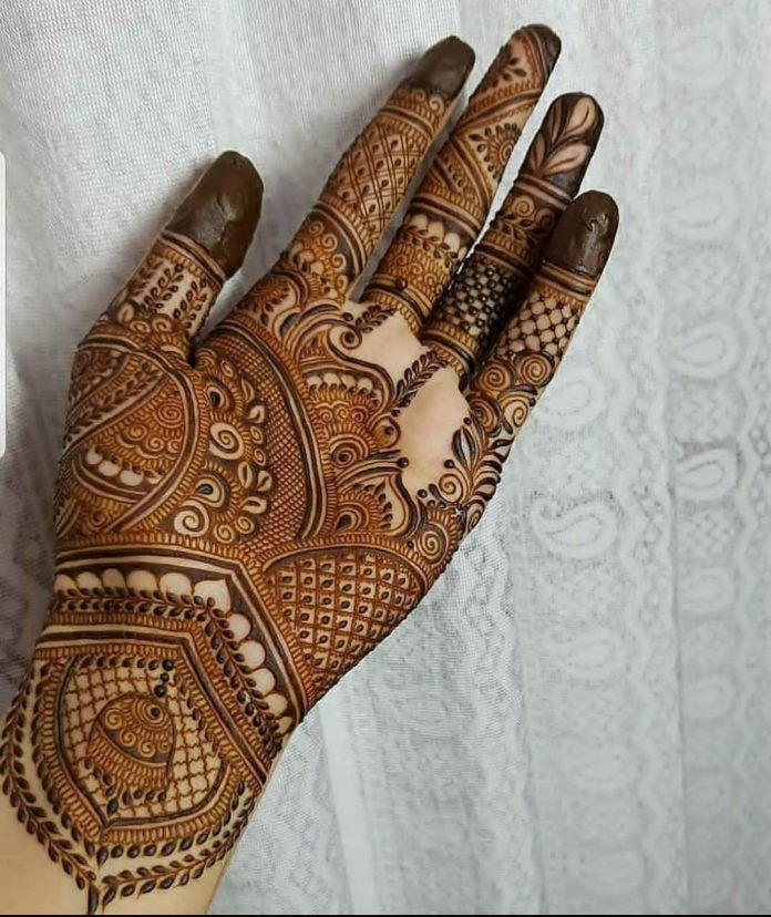 Best Mehndi Designs for College girls 17+Images | weddingbels