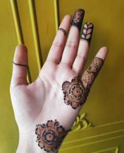 Best Mehndi Designs for College girls 17+Images | weddingbels